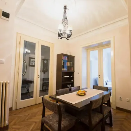 Apartment Svijetao, Komforan Stan *